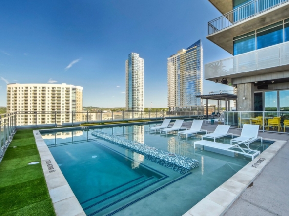 222 West Avenue #1901 Austin, TX 78701 17