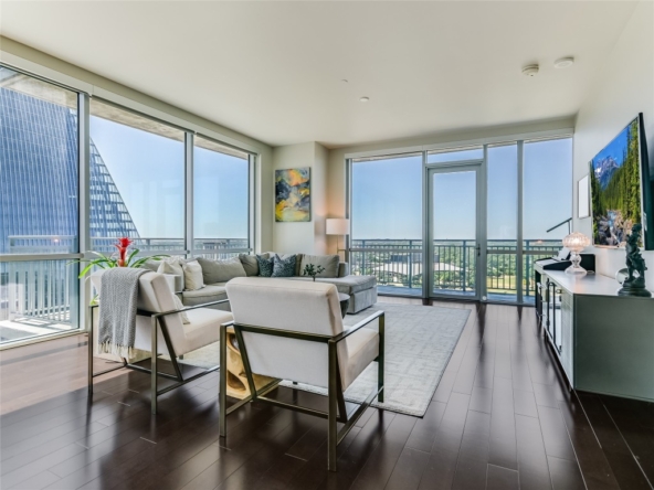 222 West Avenue #1901 Austin, TX 78701 2