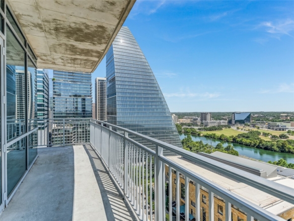 222 West Avenue #1901 Austin, TX 78701 6